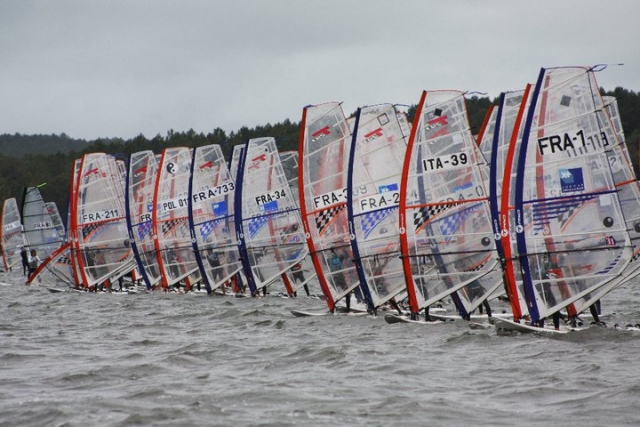 Learn windsurfing Lacanau